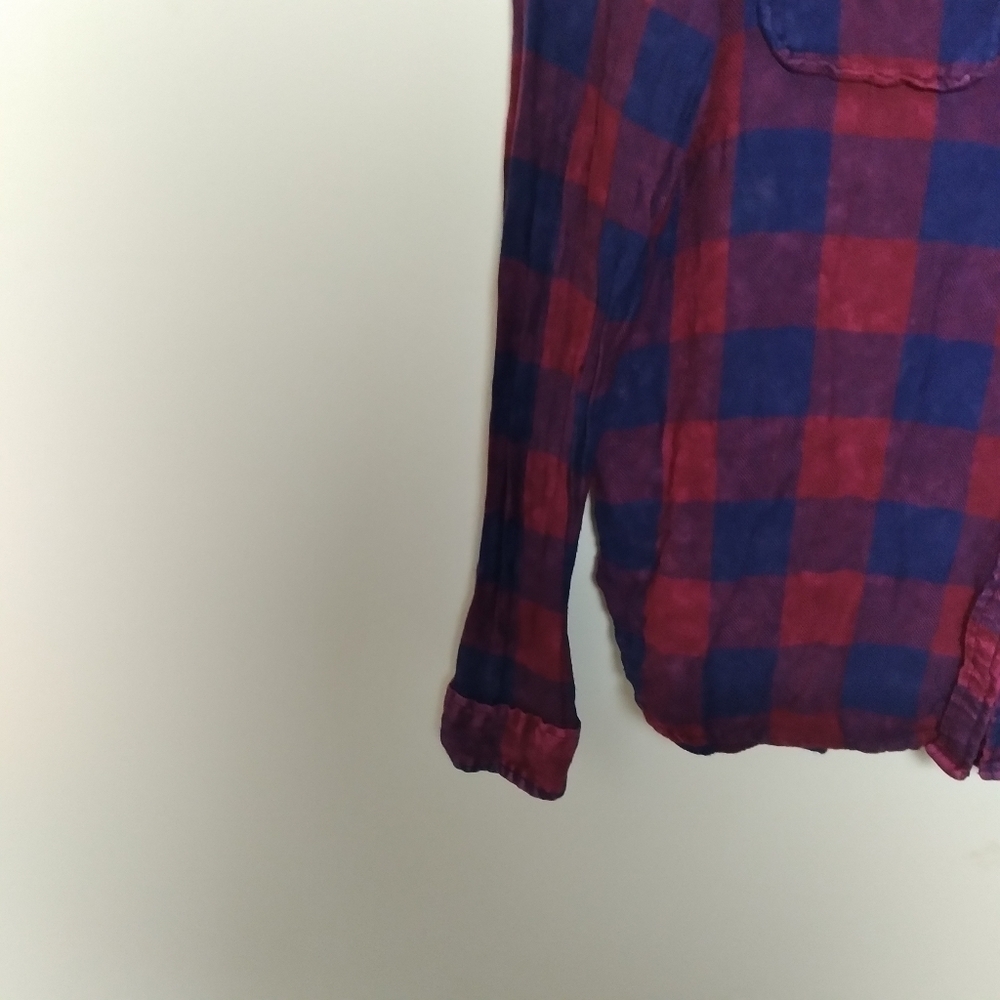 Urban Outfitters BDG Red and Blue Plaid Button Down Shirt Size Medium - Picture 3 of 7